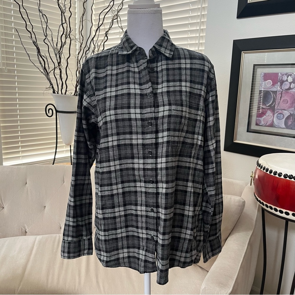 NWT Uniqlo Black and Grey Flannel
